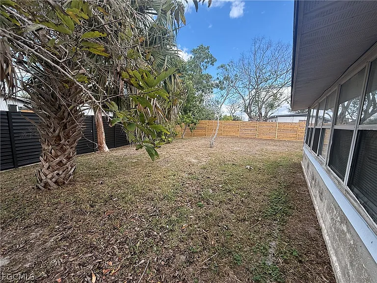 21422 Kenyon Ave — Photo 10