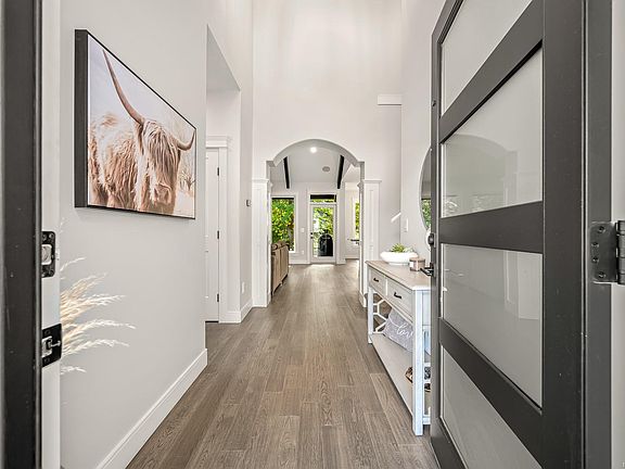 2nd image of 2880 Arden Rd #4