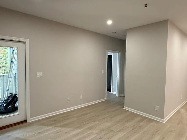 1716 Lake Shore Crest Dr #22 — Photo 2