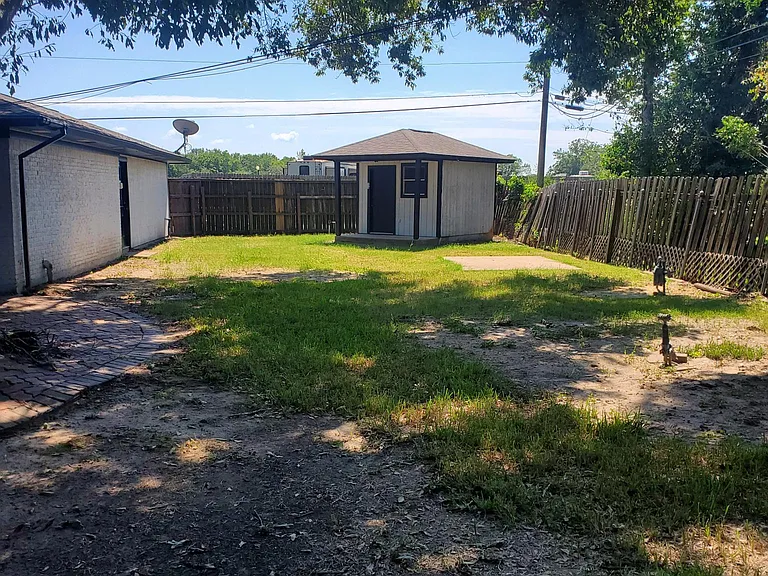 101 Lindsey Ave — Photo 27