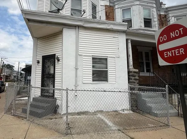 943 Maple Ter, Darby, PA 19023