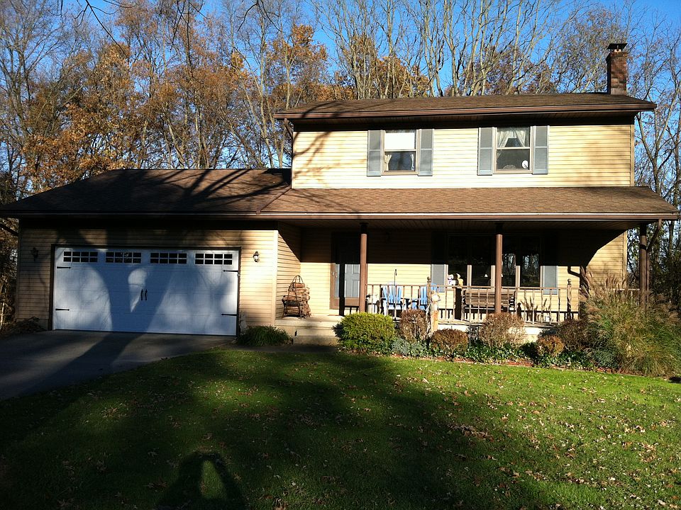 2nd image of 901 Green Valley Ln