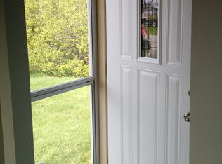 5560 Lake Rd, Sheffield Lake, OH 44054