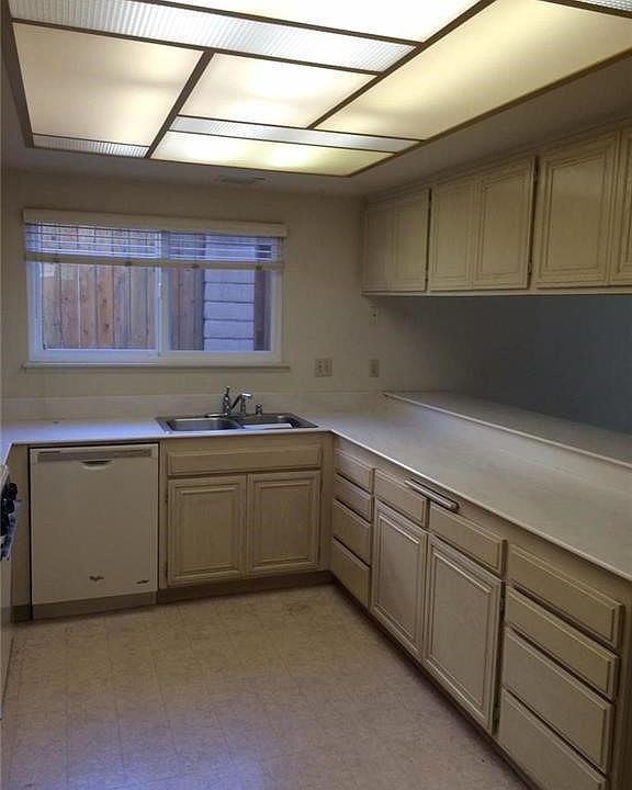 2nd image of 1810 O'Leary Ct