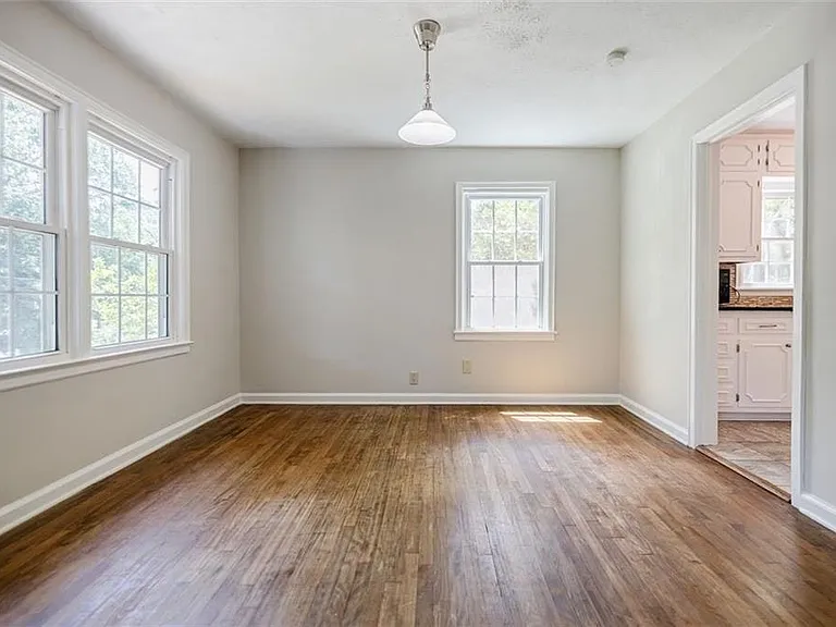 1716 Beacon Hill Blvd NE #1 — Photo 2