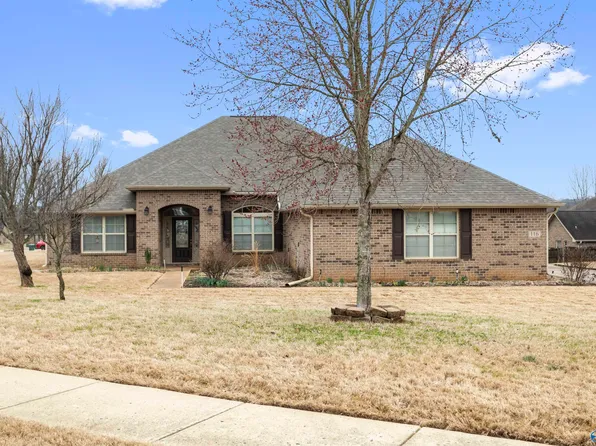 116 Swan Pond Dr, Huntsville, AL 35824