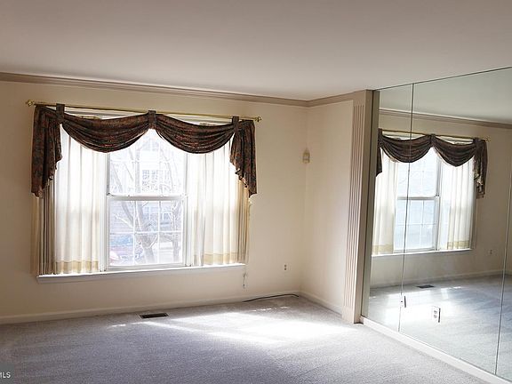 4th image of 45572 Whitcomb Sq