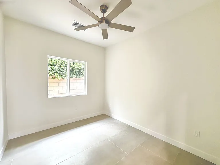30125-30127 Avenida Juarez — Photo 6
