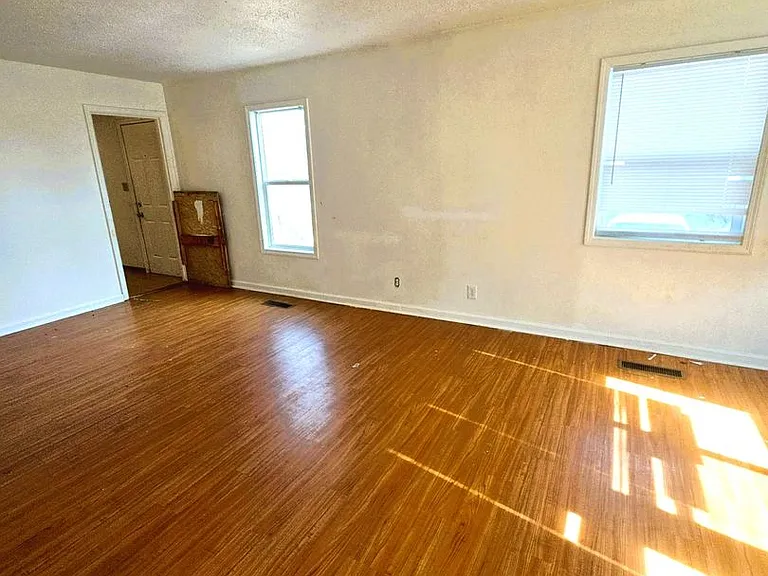 308 N Washington St — Photo 25