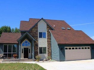 N7564 Cardinal Dr, Elkhorn, WI 53121