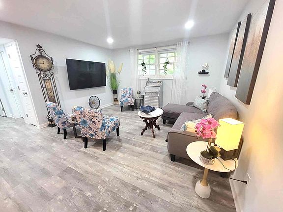 2nd image of 175 Malabu Dr APT 51