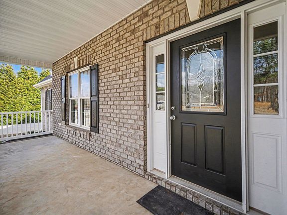 4th image of 2766 Baird Rd