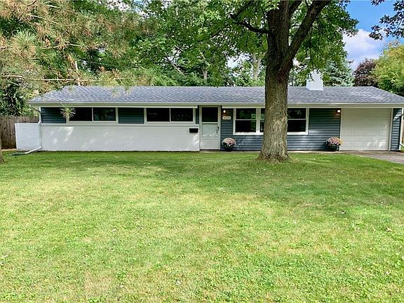 2nd image of 3222 W Lincolnshire Blvd