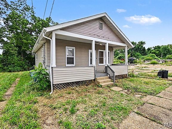 2nd image of 5823 Helen Ave