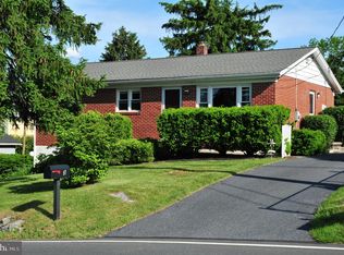 3 Woods Dr, Mechanicsburg, PA 17050