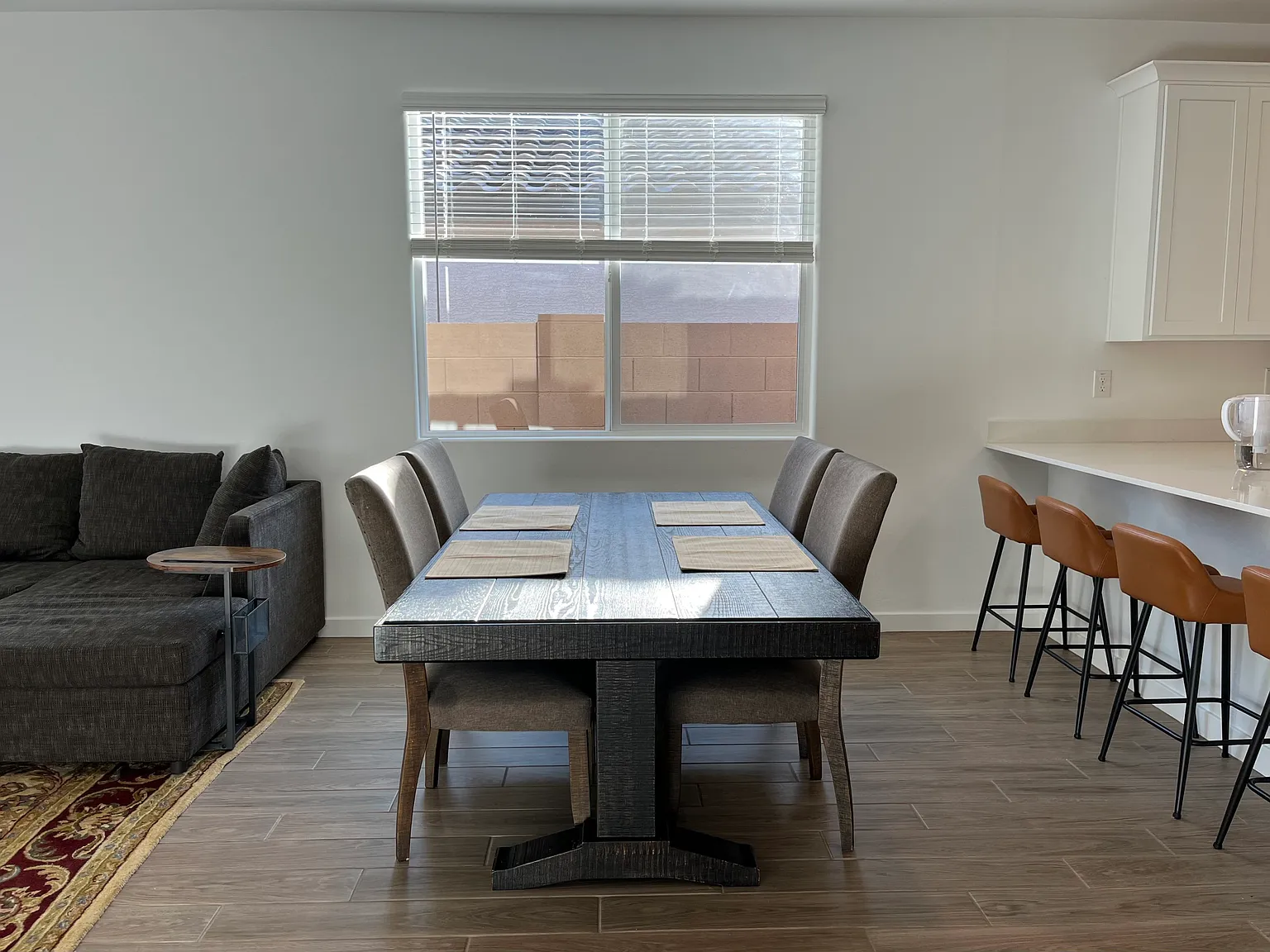 5 bed, 1953 sqft, $790 — Photo 4