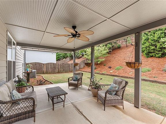 3rd image of 234 Orchard Trl