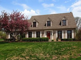 6 Lake Ridge Ct, Burr Ridge, IL 60527