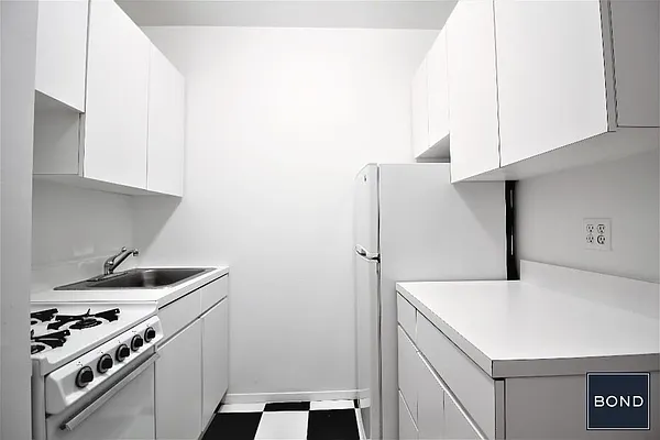 Rented by Bond New York | media 12