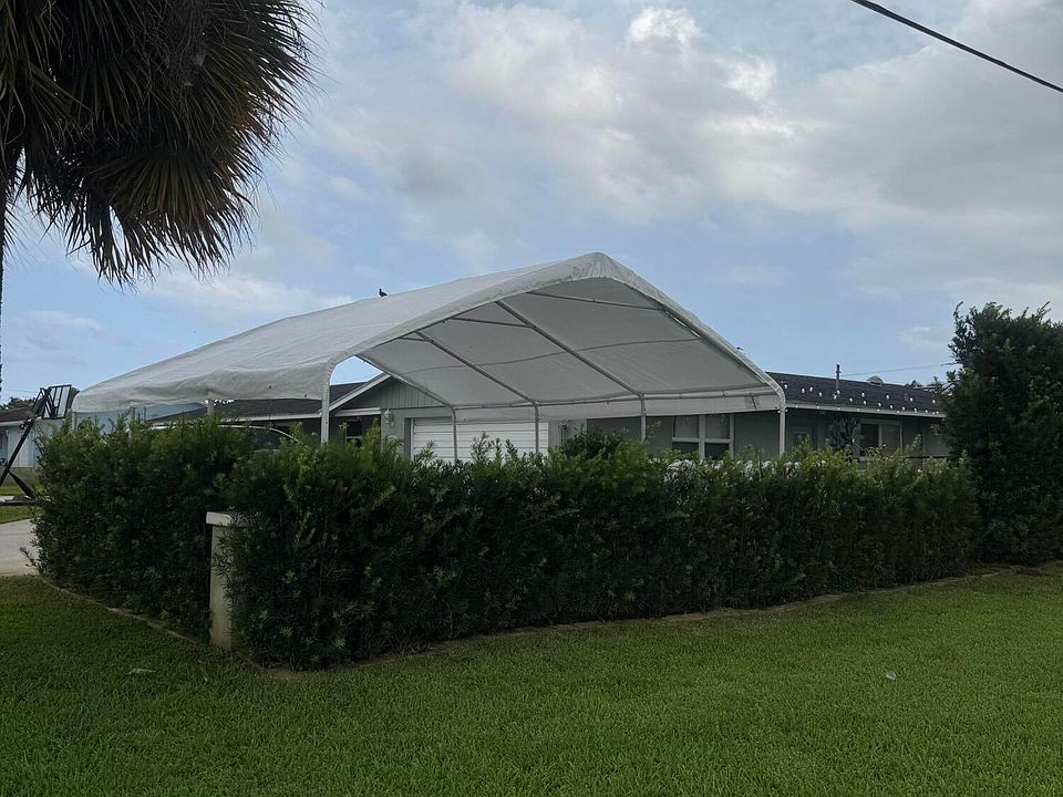 2nd image of 3120 Emerald Lane