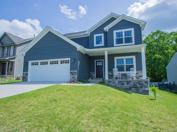 2108 Rolling Hills Dr, Holly, MI 48442