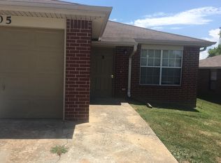 5805B Sara St, Fayetteville, AR 72704