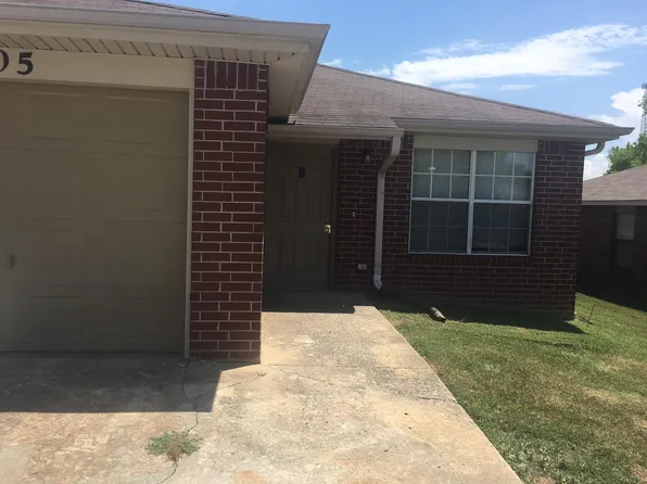 5805B Sara St, Fayetteville, AR 72704