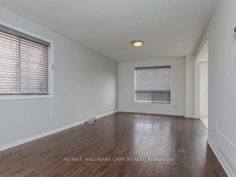 361 Dunsmore Ln — Photo 5