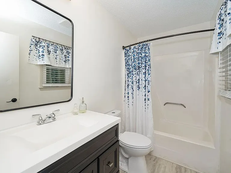 1010 Castalia Dr — Photo 4