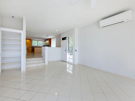 2nd image of 125A Maunalua Ave #9