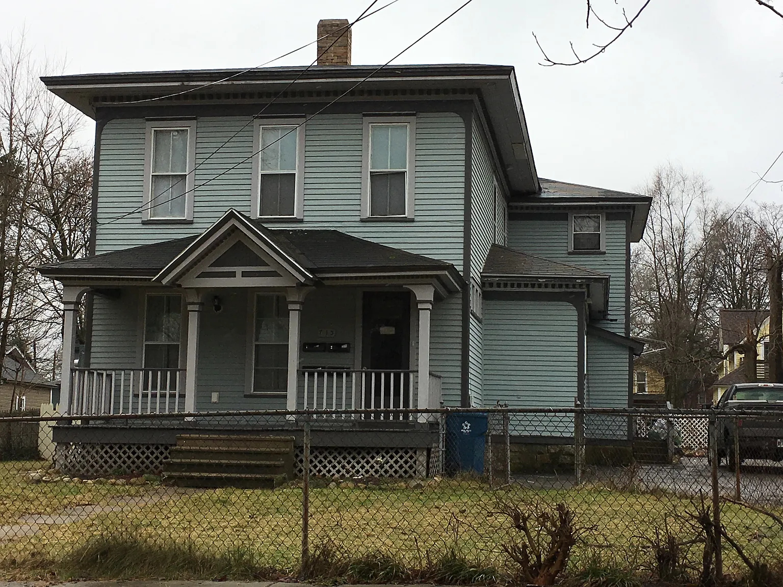 713 Forest St photo 1