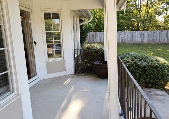 3rd image of 206 Buckingham Dr