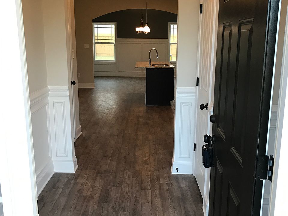 1st image of 901 Tanager Ct