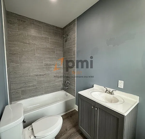416 E 9th St #2 — Photo 11