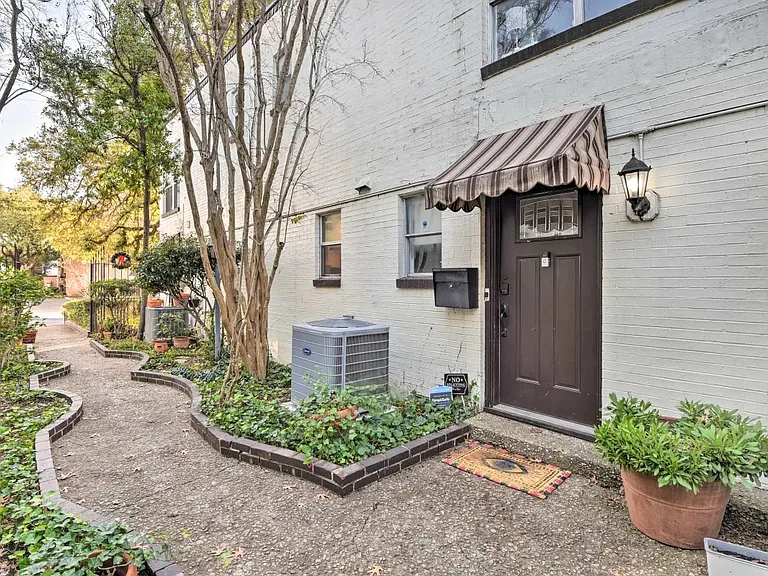 4147 Wycliff Ave — Photo 22