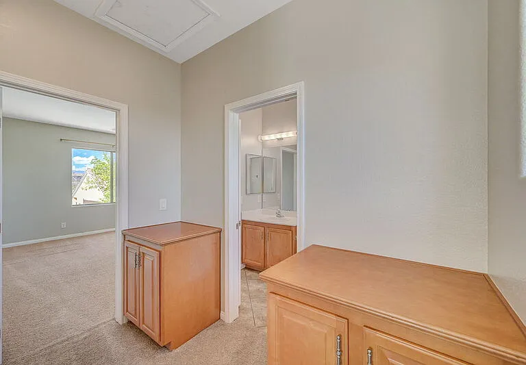 9152 Kentwell Ave — Photo 34