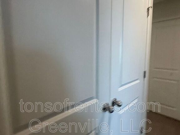 3rd image of 808 Embark Cir