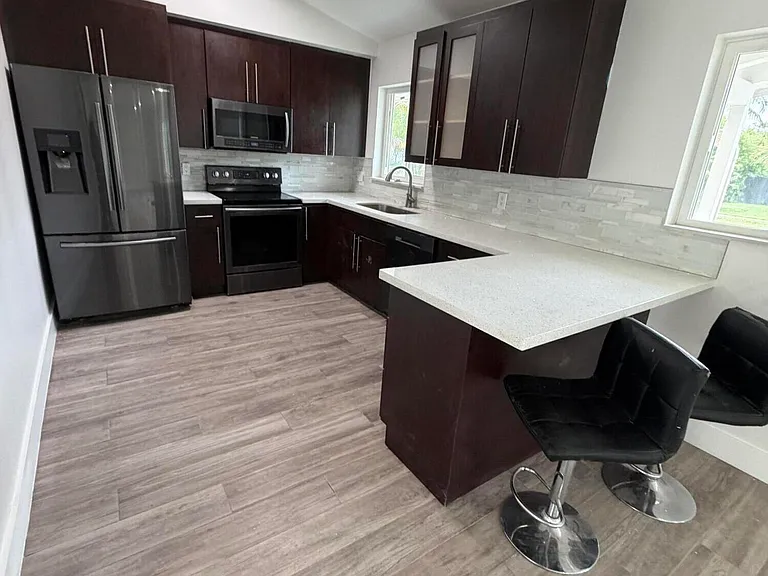 6530 Hayes St — Photo 5