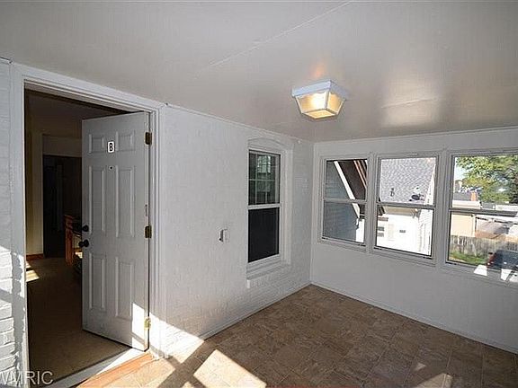 2nd image of 2221 S Burdick St #B