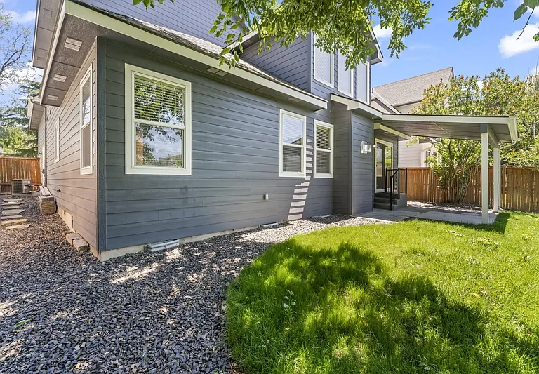552 E Whitney Ct — Photo 40