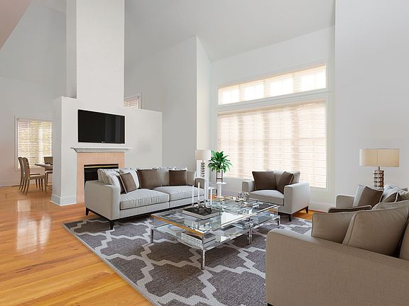 Living Room_1.jpg
