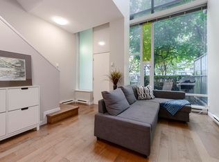 128 Dunsmuir St, Vancouver, BC V6B 1X7