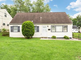 68 W George Pl, Iselin, NJ 08830