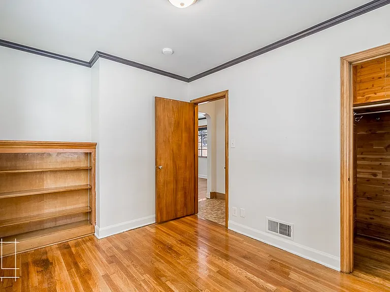 1374 E. Broad St. — Photo 5