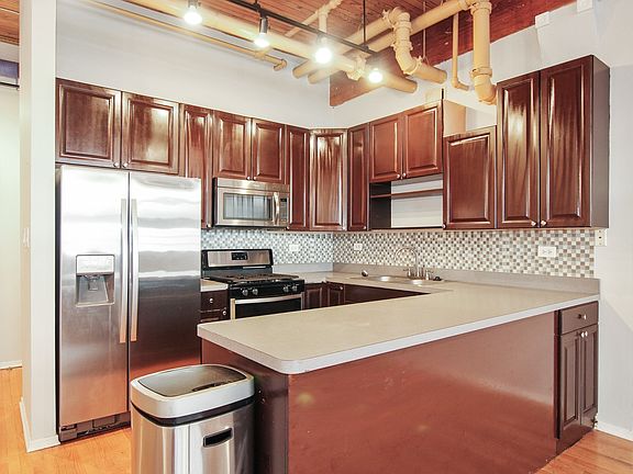 3rd image of 1801 S Michigan Ave Unit 105