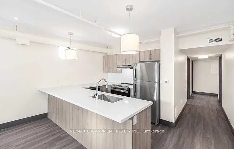 121 King St E #501 — Photo 7