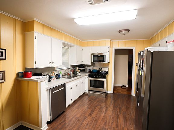 3rd image of 109 Orchard Dr