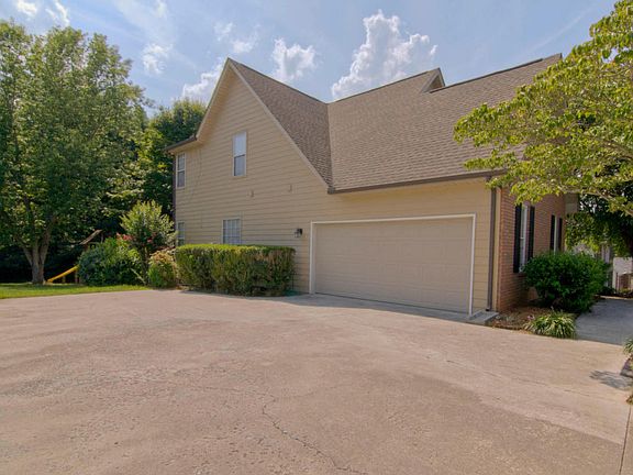 3rd image of 1317 Shadybrook Cove Ln