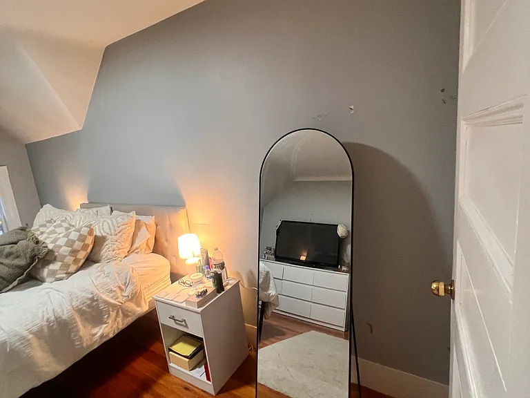 68 Beach St #4 — Photo 9