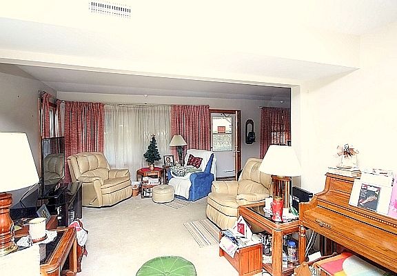 4th image of 3154 Martin Ave